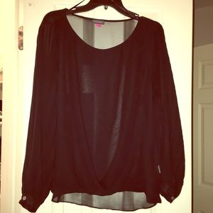 Vince Camuto XL black top